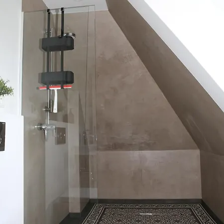 Von Schönermarck Apartment